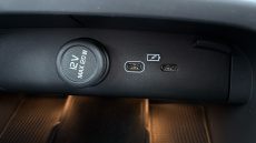 Volvo XC40 2.0 B4P Plus Dark 5dr Auto Petrol Estate